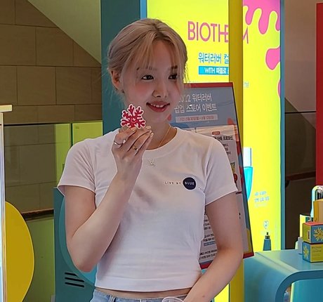 Twice Kpop model free image