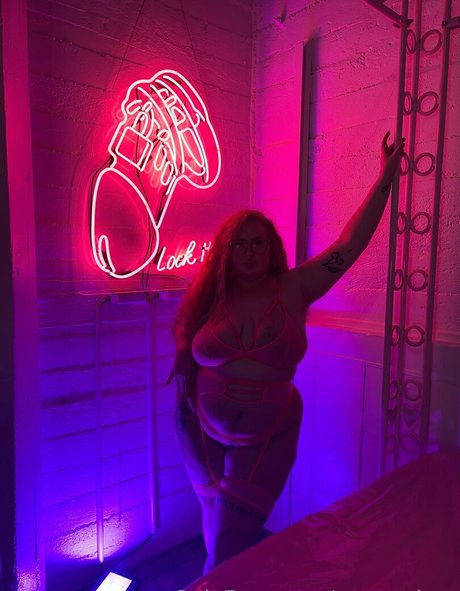 gwenadora pornographic actress photos