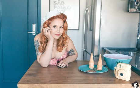 Kinka Suicide star hd pics