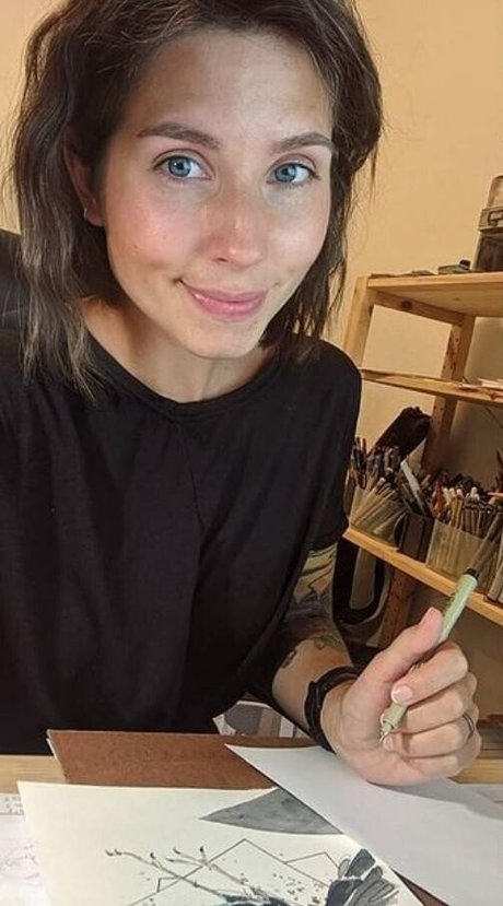 Soe Gschwind erotic actress gallery