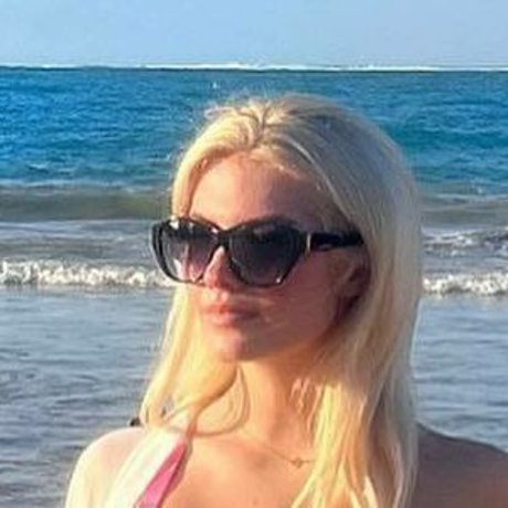 Hannah White xxx actress photo