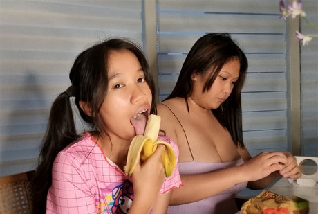 Creamberryfairy model sexy pictures