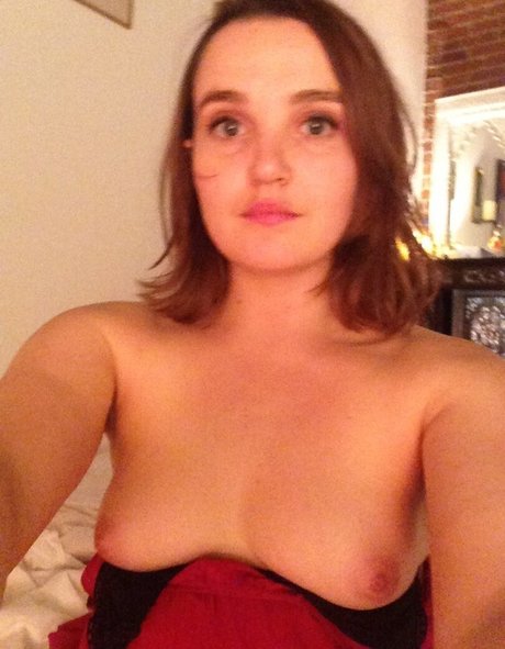 Chloe Fineman xxx model img