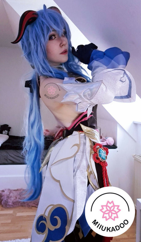 Miukadoo model top picture