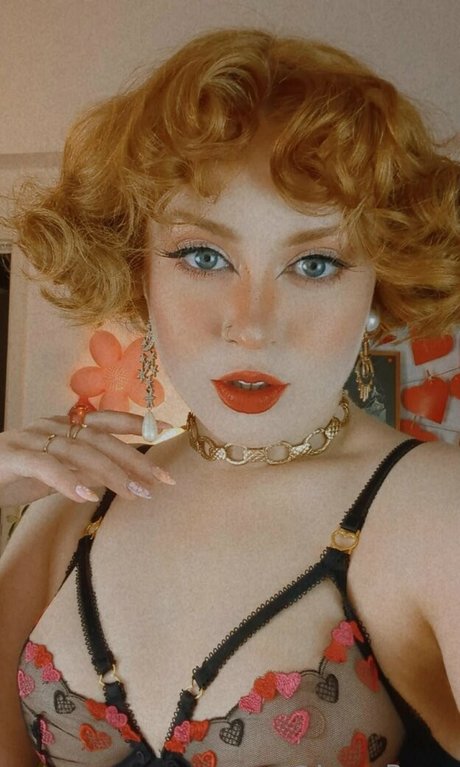 lunaroux nudes pornstar images