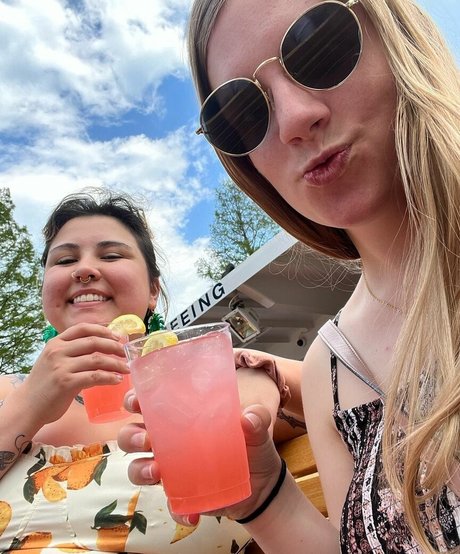 Suki Jade xxx pornstar img