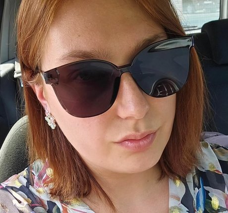 Bustyolive star sexy picture