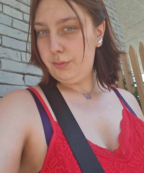 Bustyolive high quality pornstar pics