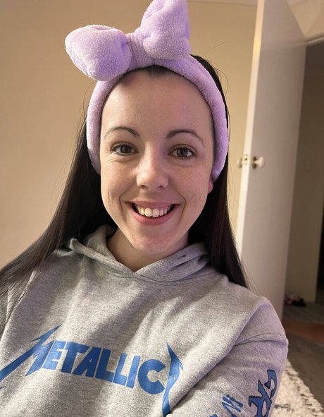 Miss Bb erotic actress photo