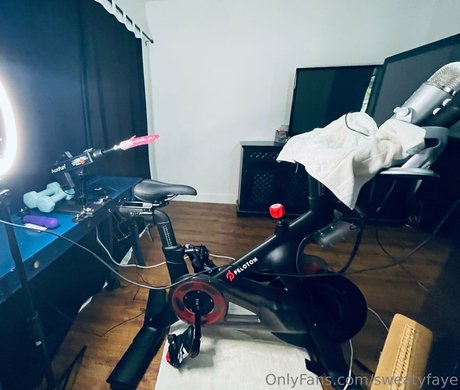 sweatyfaye nudes pornstar images