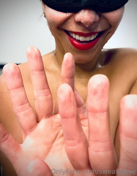 sweatyfaye beautiful model picture