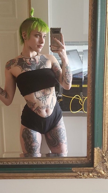 littlespittle erotic star photos