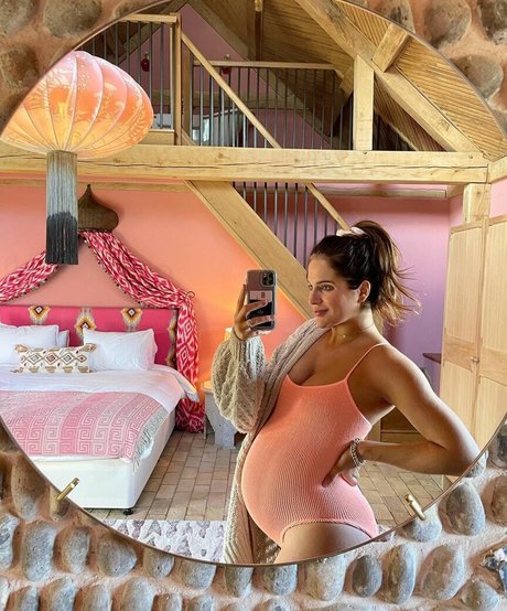 Alexandra Felstead nude pornstar images