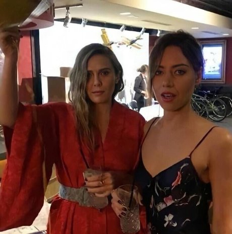 Elizabeth Olsen art actress images