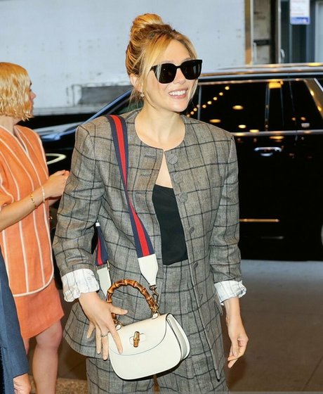 Elizabeth Olsen sexy actress pics