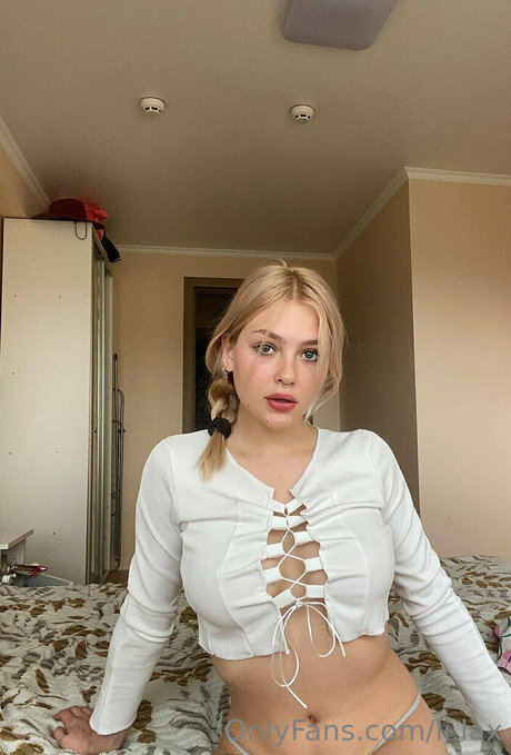 lilaxshy pornstar sex image