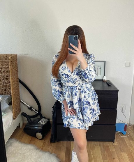 Azubi kim art actress photo