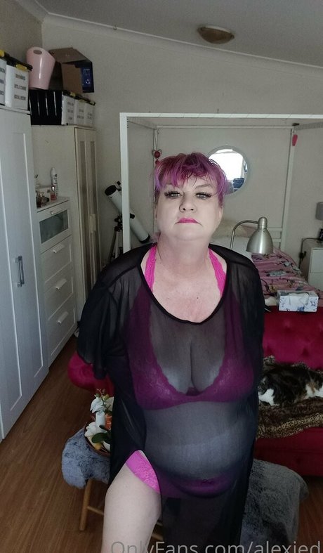 pinkywinky22 naked actress img