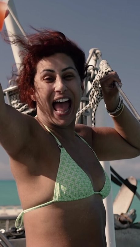 Saira Khan star adult pictures