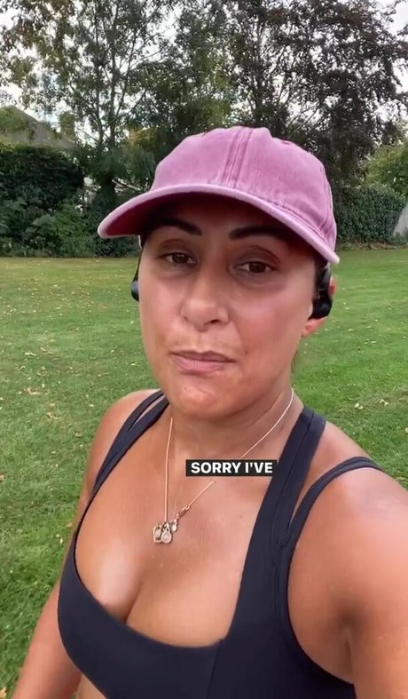 Saira Khan pornstar adult img