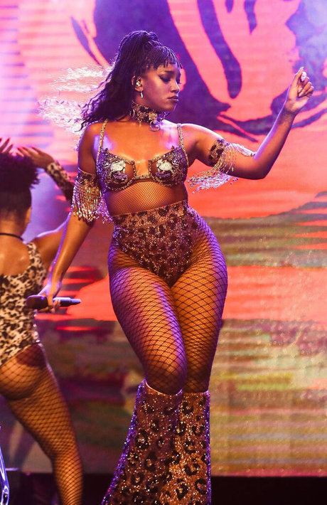 Izza Cantora pornstar art img