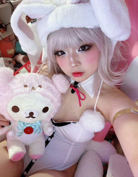 Donutskii pretty actress images