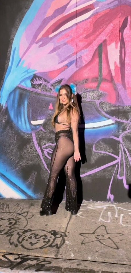 Hilenna star nude images