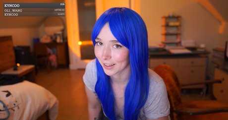 Holls8 star nude pics