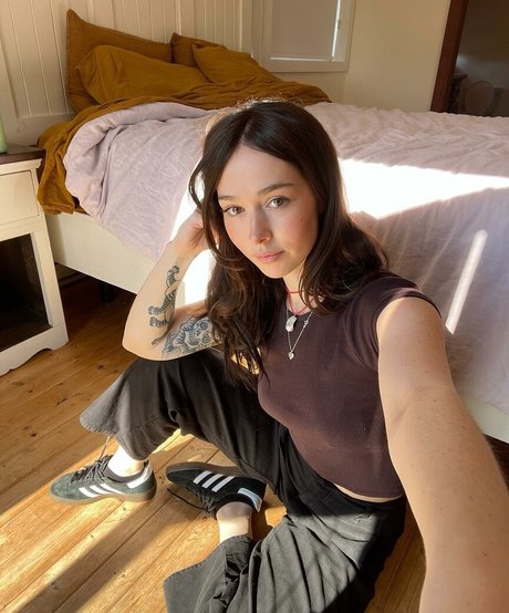 Holls8 perfect actress pics