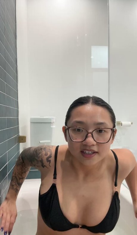 tiiieeen model nude pics