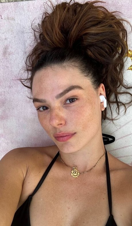 Isis Valverde model best pic