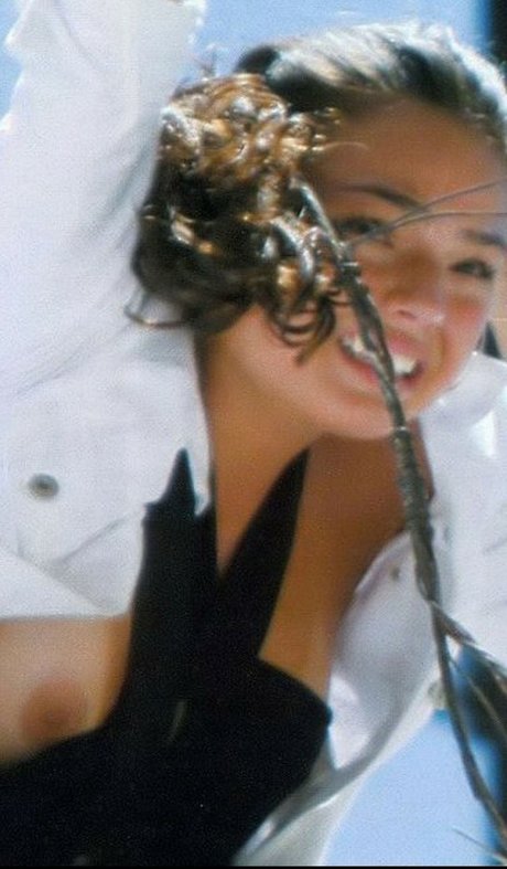 Isis Valverde star beautiful images