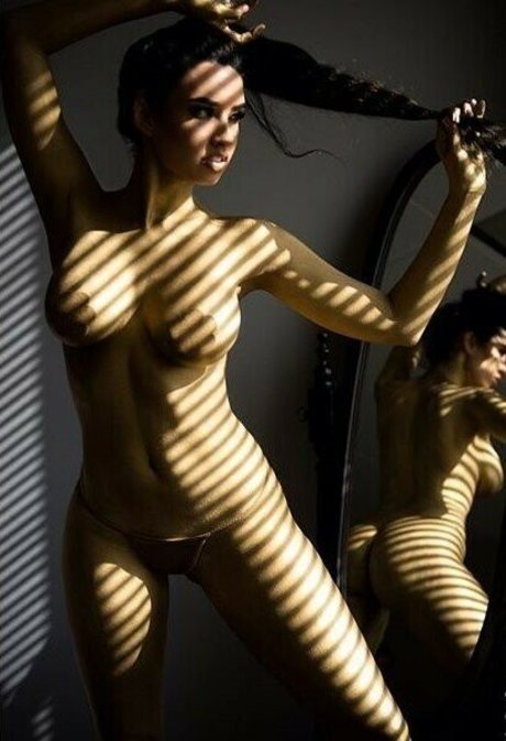 Paris Dylan porn model image