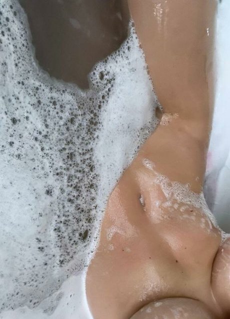 Paris Dylan art model img