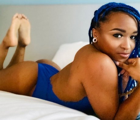 Kiera Hogan beautiful actress photo