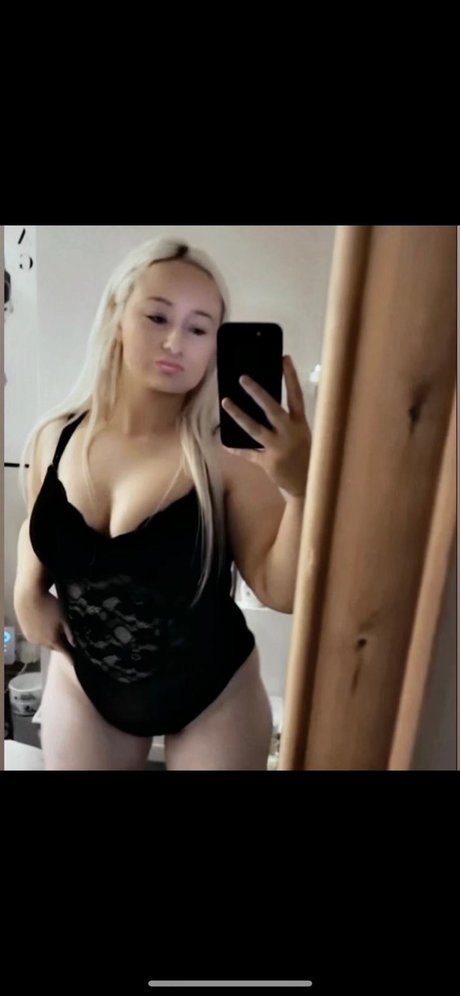 Lexi Bailey_ perfect actress img