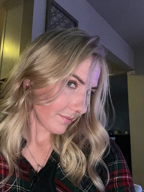 Let sPlay329 star nudes image