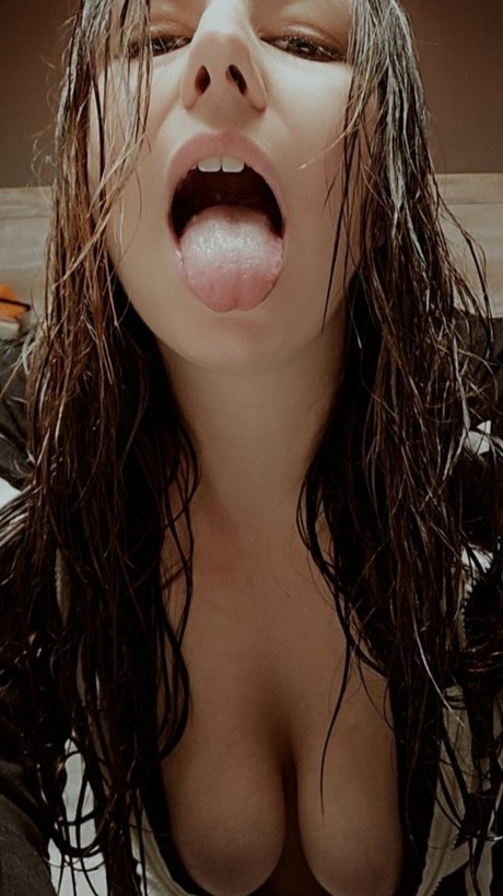 Lethallans Day star erotic picture