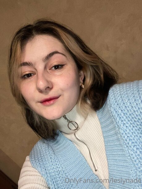 For you Lesly_ model hot pictures