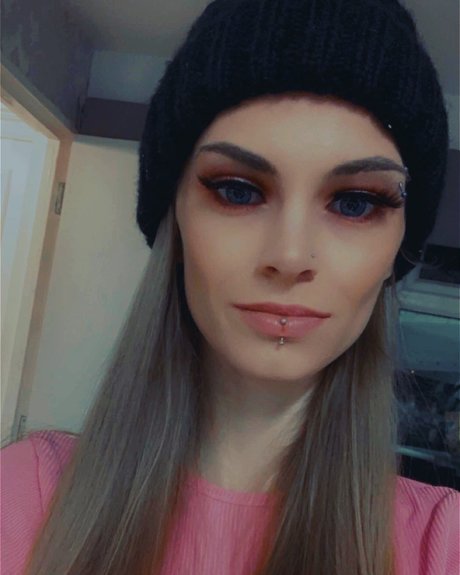 Chloe Neale best star photo