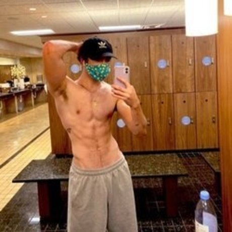 leo west_ model hot pictures