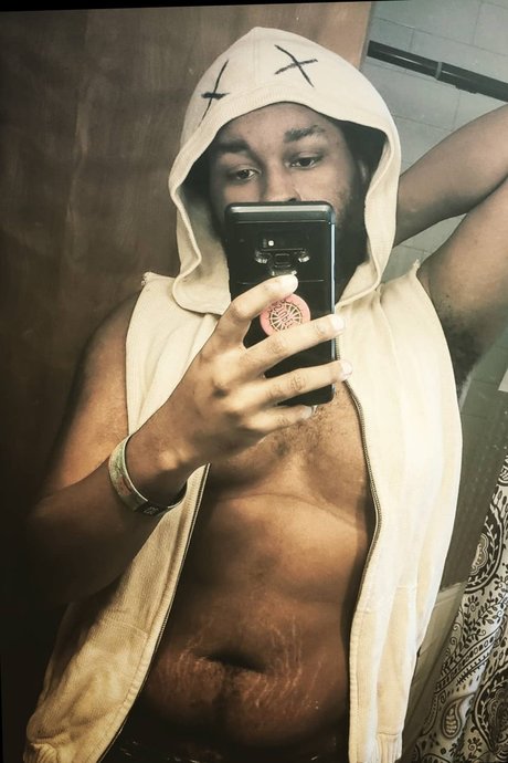 Leo Viz erotic pornstar pics