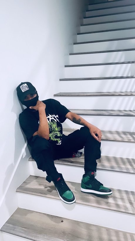 Leo DaGoat naked pornstar img