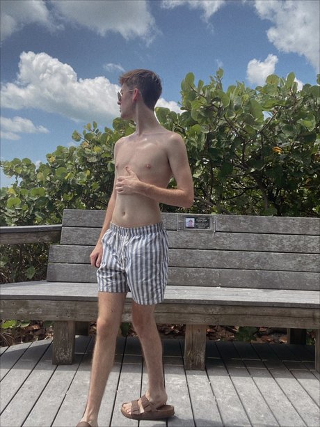 Lil boi pornstar top img