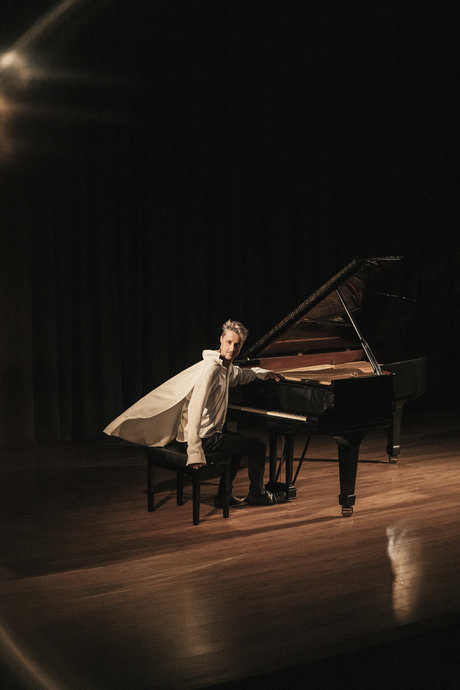 Leo Conrad X xxx pornstar gallery