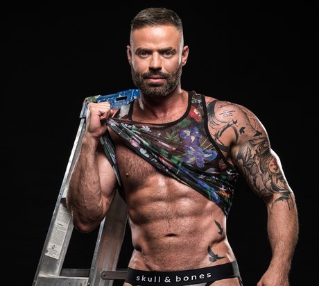 L o Bacchus_ art star image