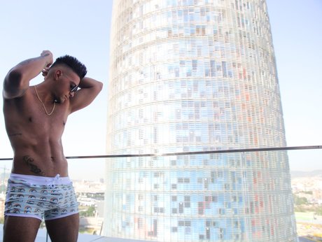 Leandrr model nudes photos