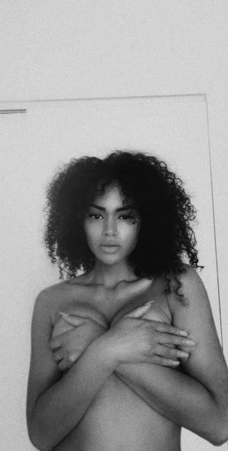 Lea Lalay erotic pornstar images