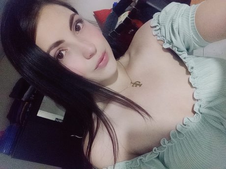 Laura Milena exclusive model galleries