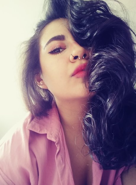 Laurora model pretty pictures